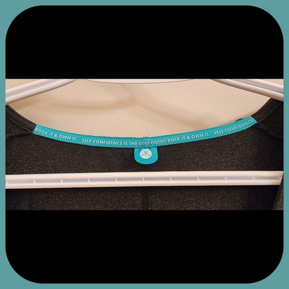 SWEETLEGS || Classic ¾ & Long Sleeve Tops (SIZE S) - Picture 5 of 6